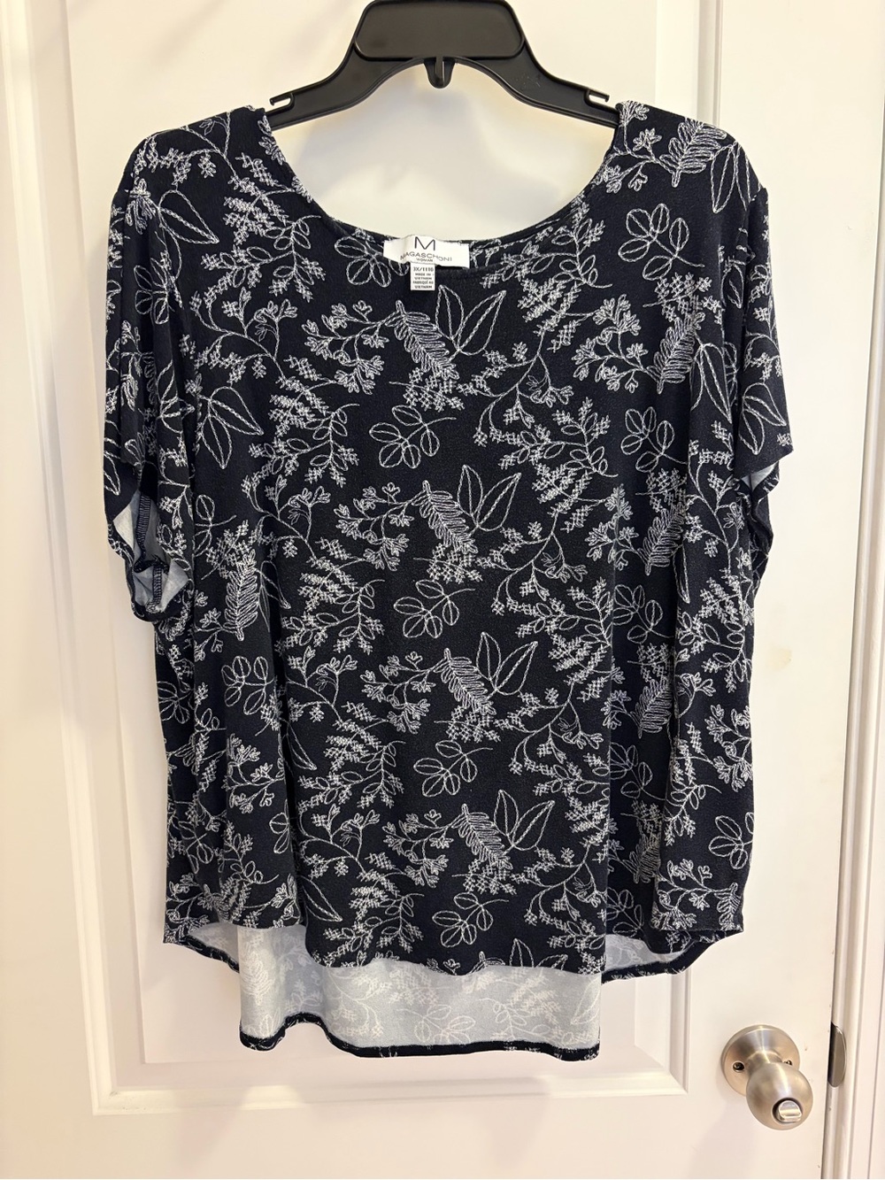 Magaschoni Navy Floral Short Sleeve Tee with White Lineprint